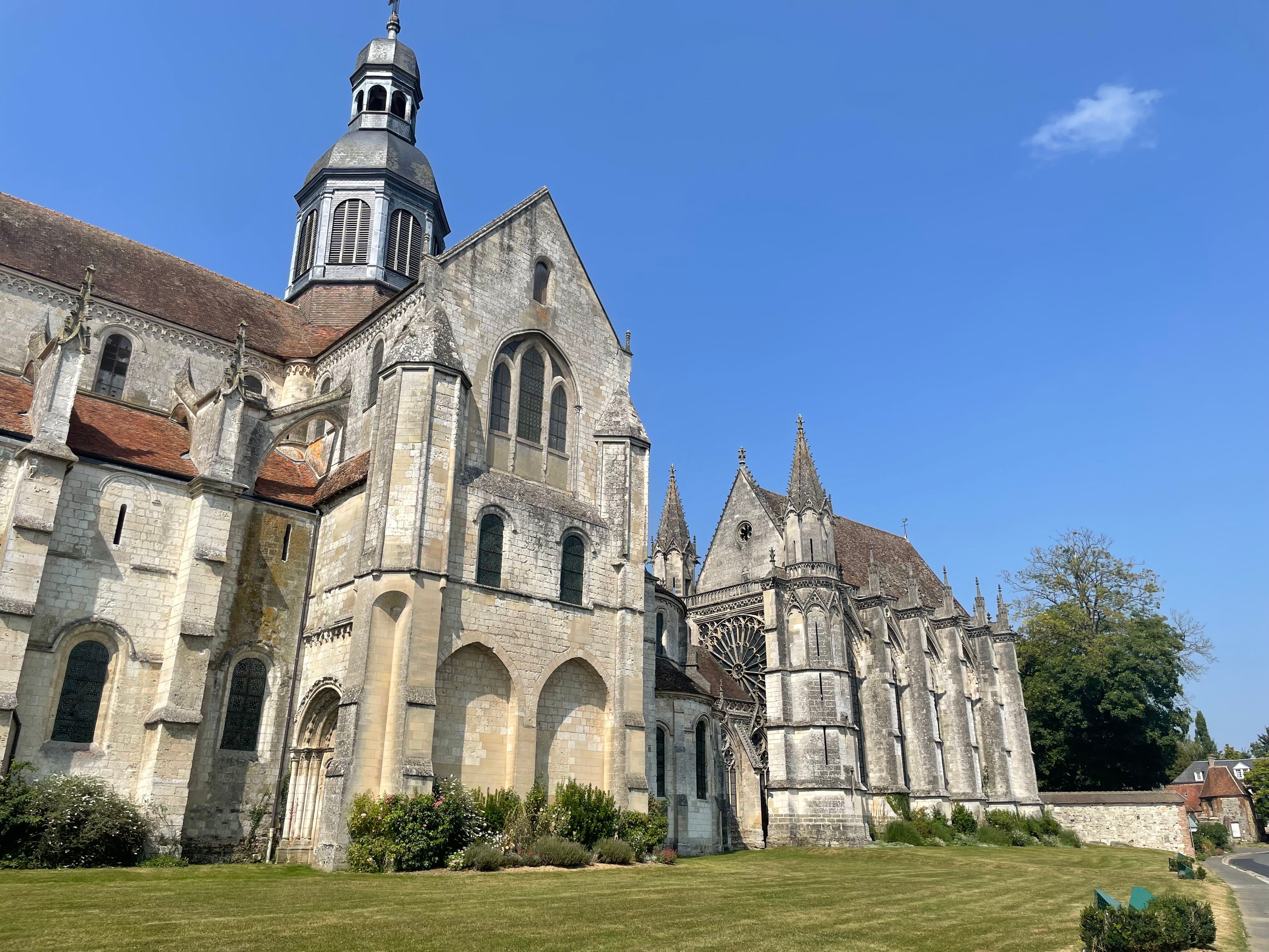 Abbatiale de Saint-Germer-de-Fly, abbaye romane et chapelle gothique